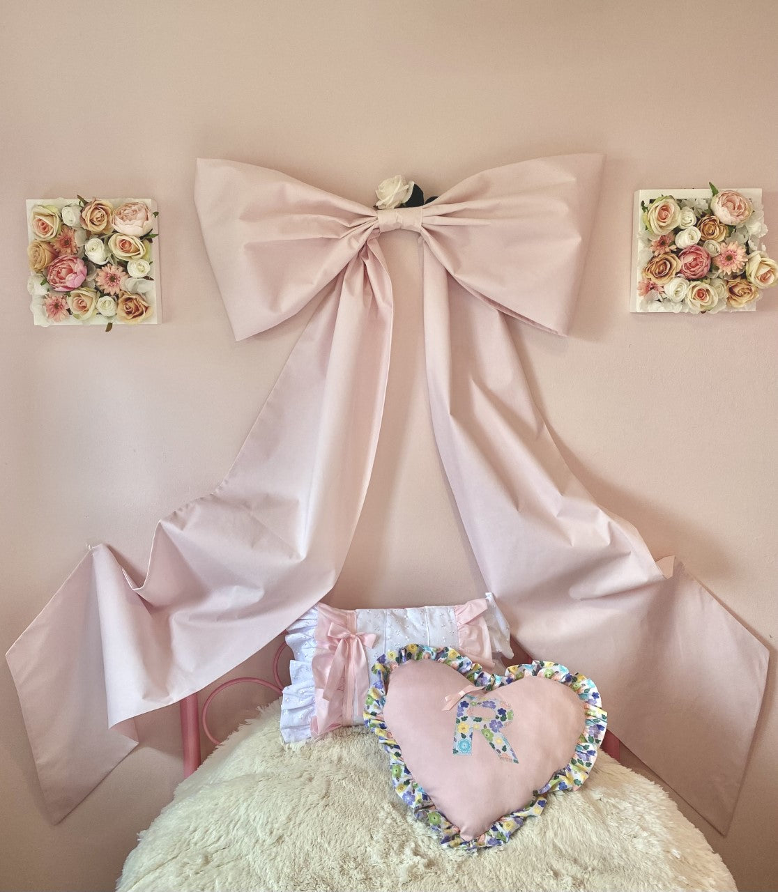 Exploring the Charm of Pink Bows for Decoration