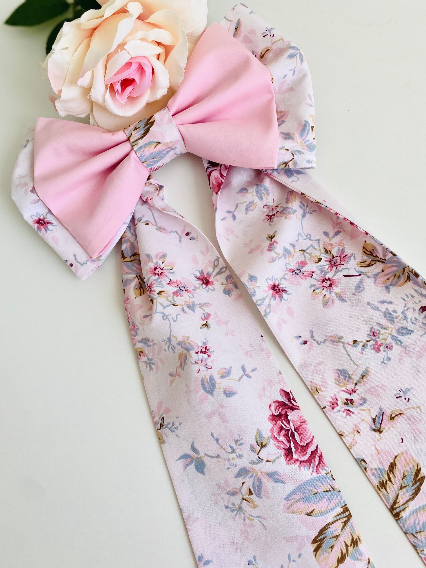 Vintage Floral Picture Bow