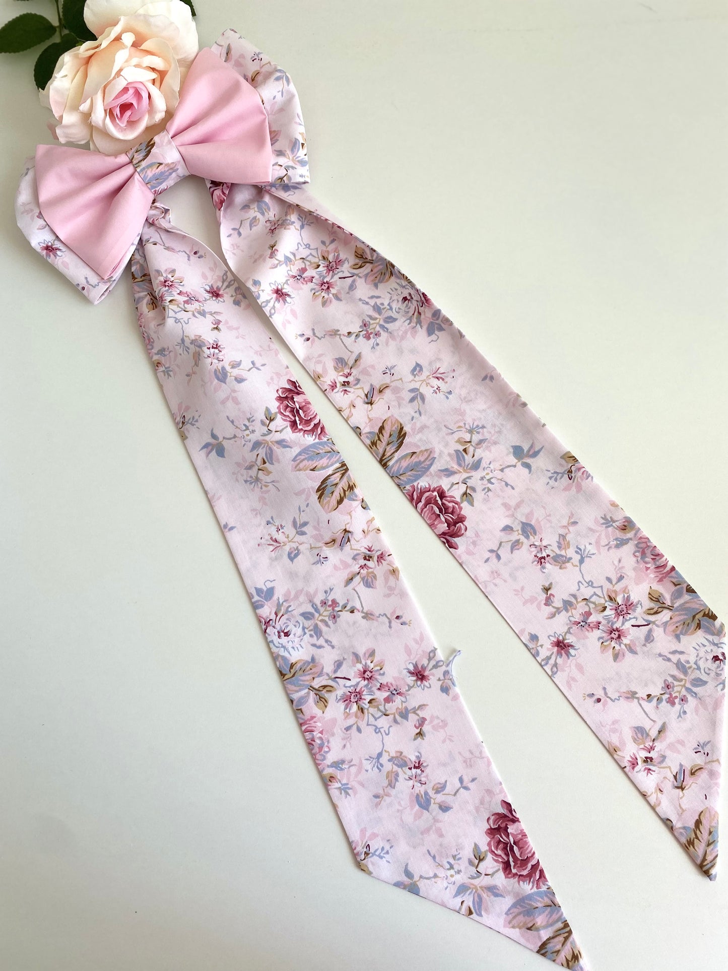 Vintage Floral Picture Bow