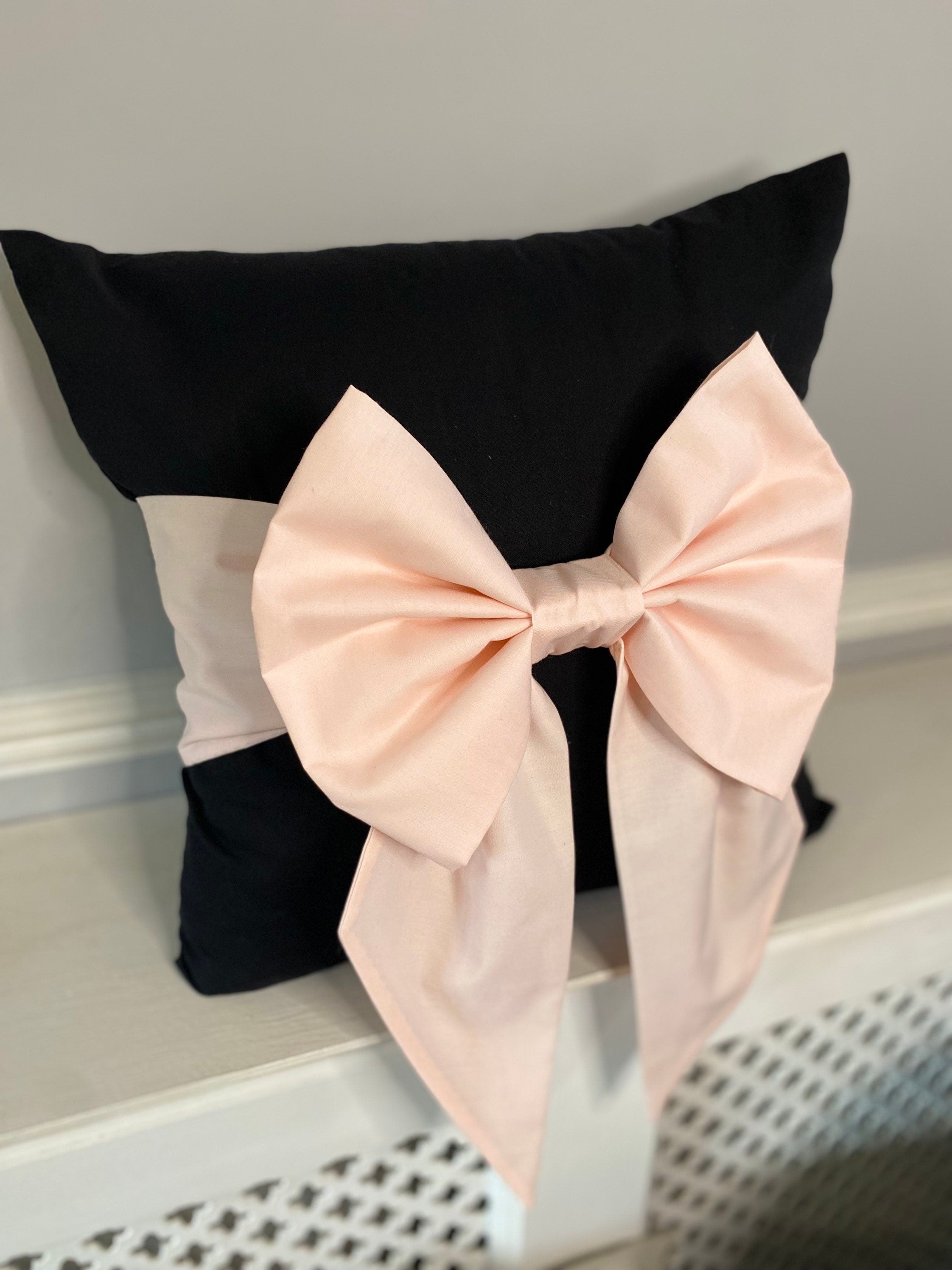 Gold 2024 bow pillow